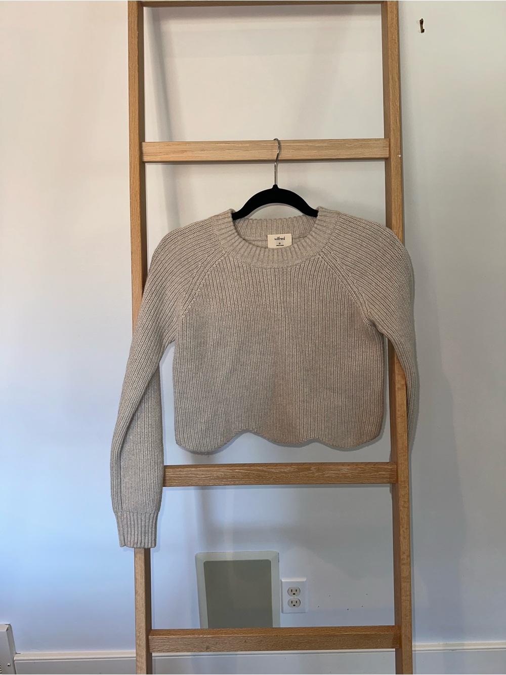 Wilfred/ Aritzia  Scallop-Hem Crewneck Sweater